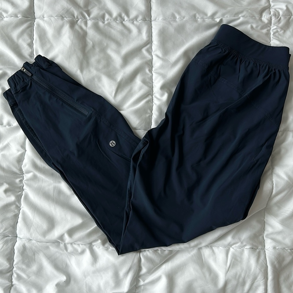 Lululemon joggers (navy size 6)